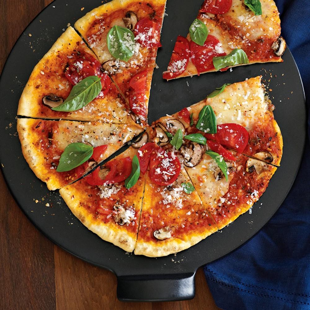 Ceramic deals pizza pan